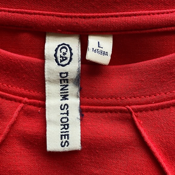 C&A Red Drapey Crewneck | Women Size 4/M, Youth XL/XXL - Picture 3 of 4